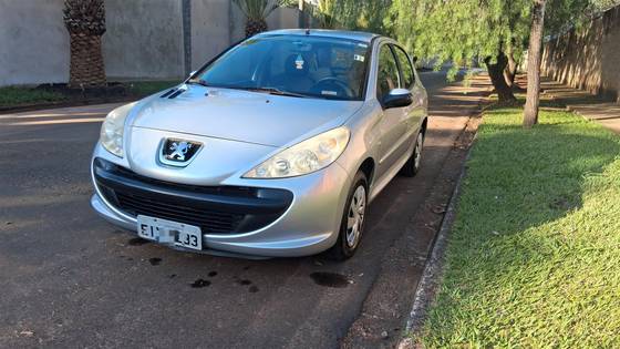 PEUGEOT 207 1.4 XR 8V FLEX 4P MANUAL PEUGEOT 207 1.4 XR 8V FLEX 4P MANUAL